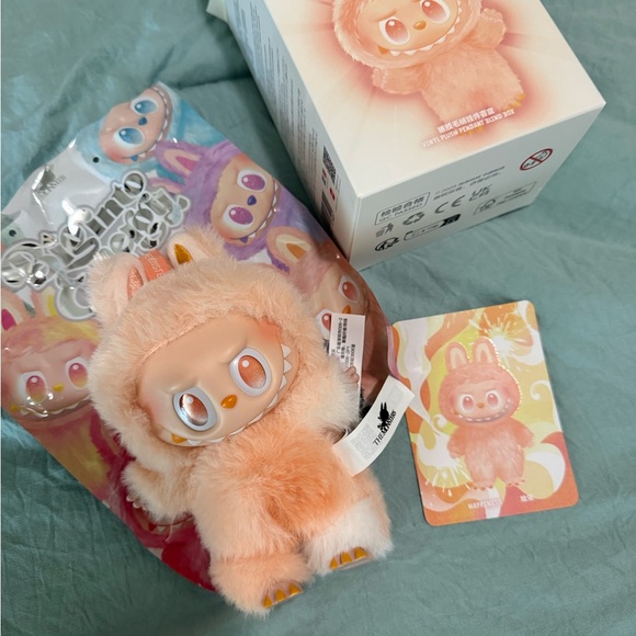 Labubu - Picture 2 of 3